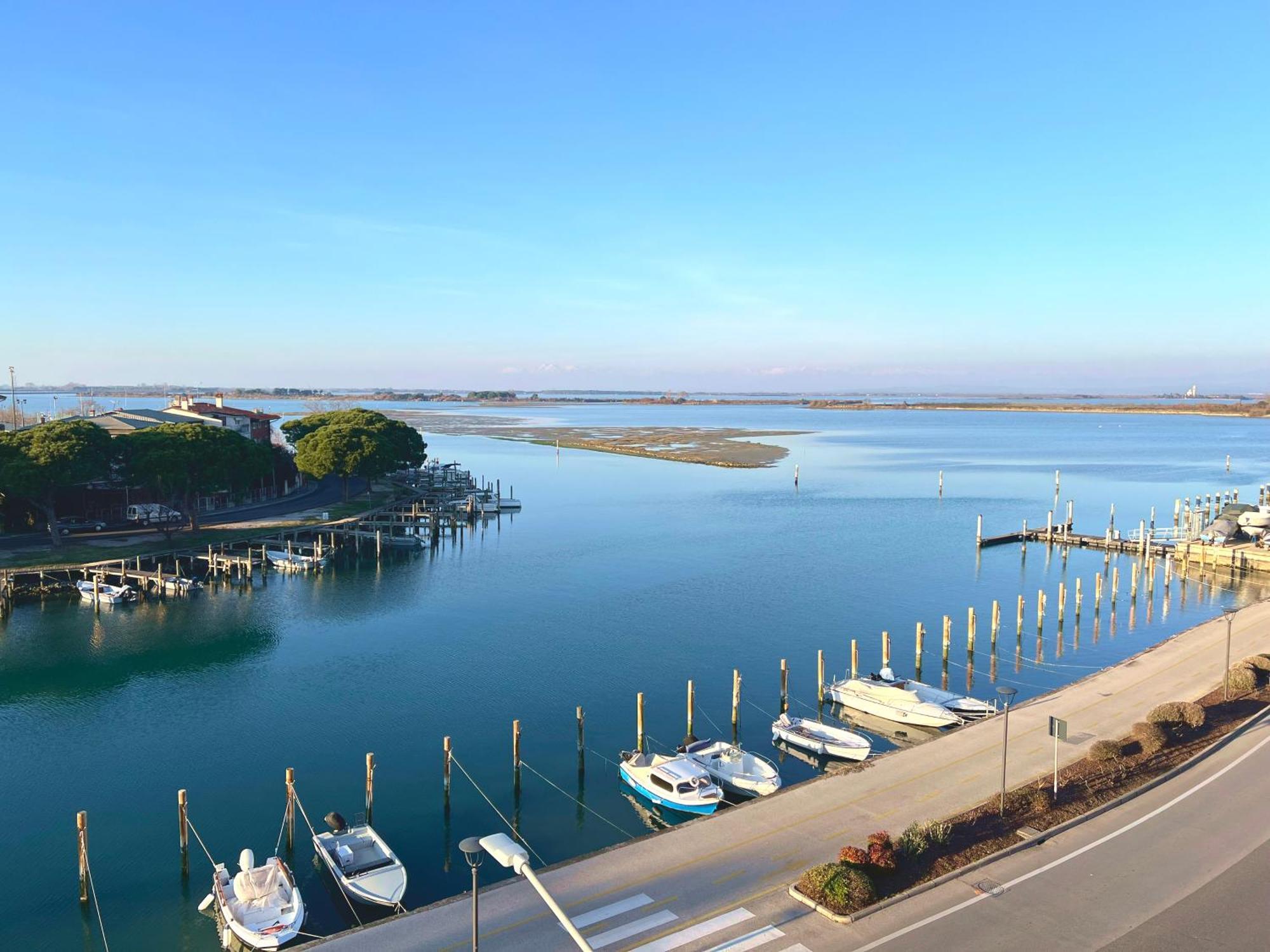 Capitol Apartments Grado Szoba fotó